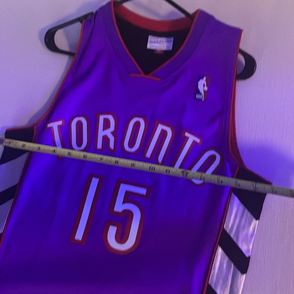Toronto Raptors Vince Carters 99-00 Jersey - Picture 8 of 9